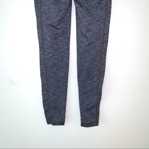 Athleta Revelation Tight in Heathered black/gray size small - Picture 7 of 9